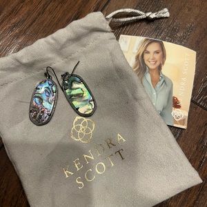 Kendra Scott earrings - like new!